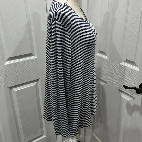 Lane Bryant mixed stripes sweater with reversed pattern striped ❤️ - Picture 5 of 7